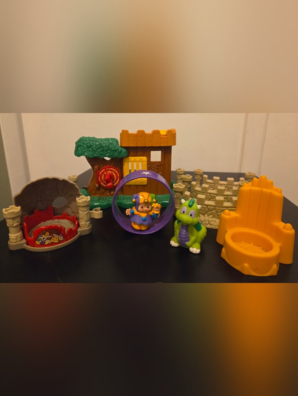 Little People Lil Kingdom Castle Jester Green Dragon & Watchful Woodsman